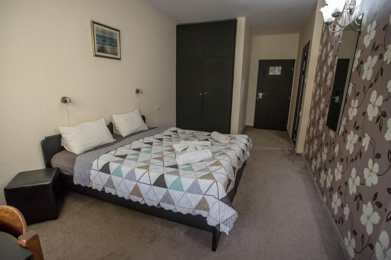 Park Hotel Ivailo Veliko Tărnovo Esterno foto