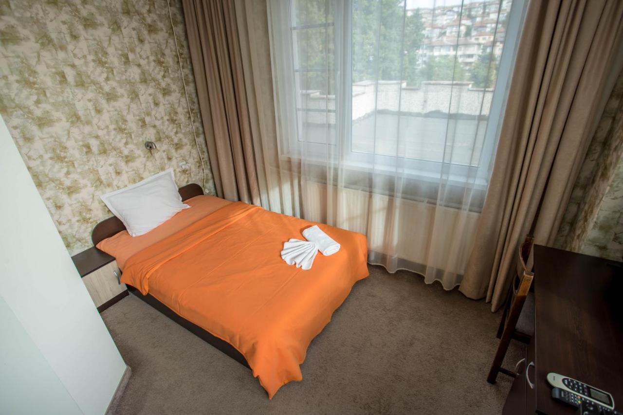 Park Hotel Ivailo Veliko Tărnovo Esterno foto