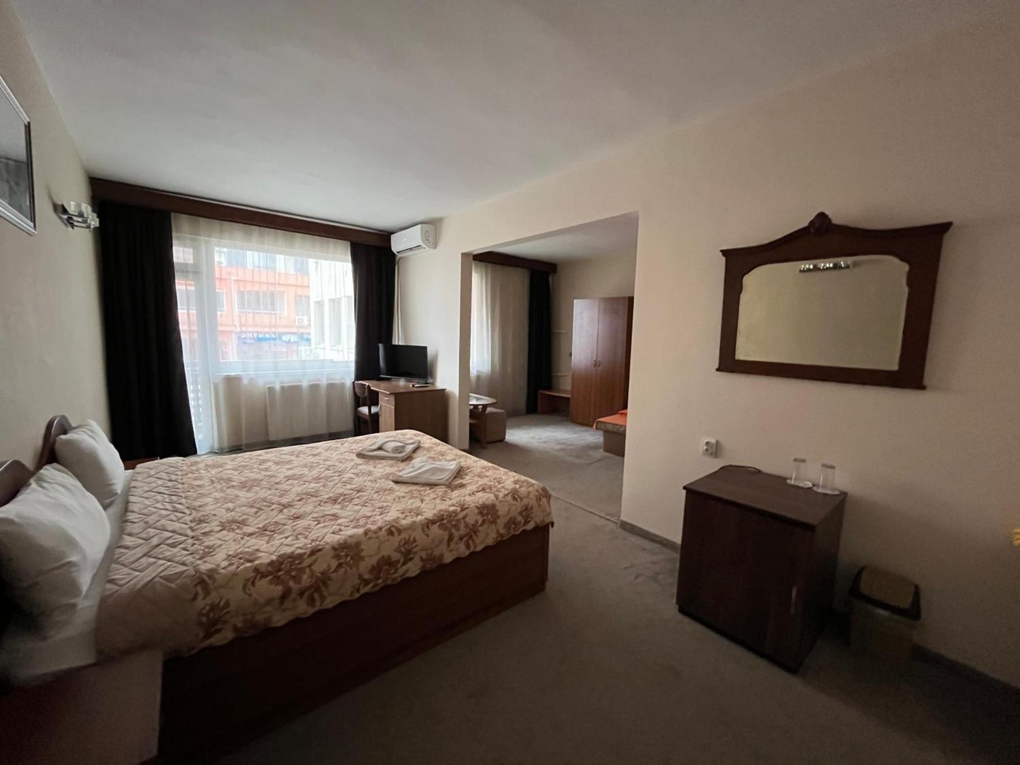 Park Hotel Ivailo Veliko Tărnovo Camera foto