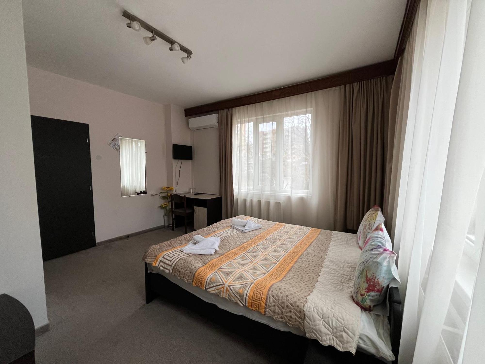 Park Hotel Ivailo Veliko Tărnovo Esterno foto