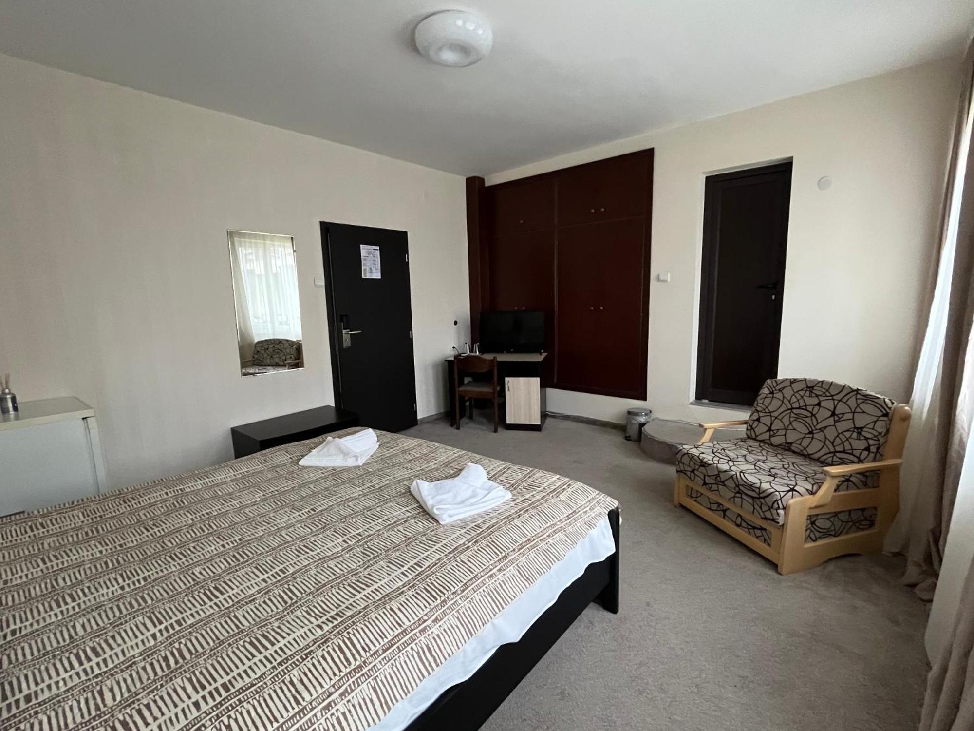 Park Hotel Ivailo Veliko Tărnovo Esterno foto