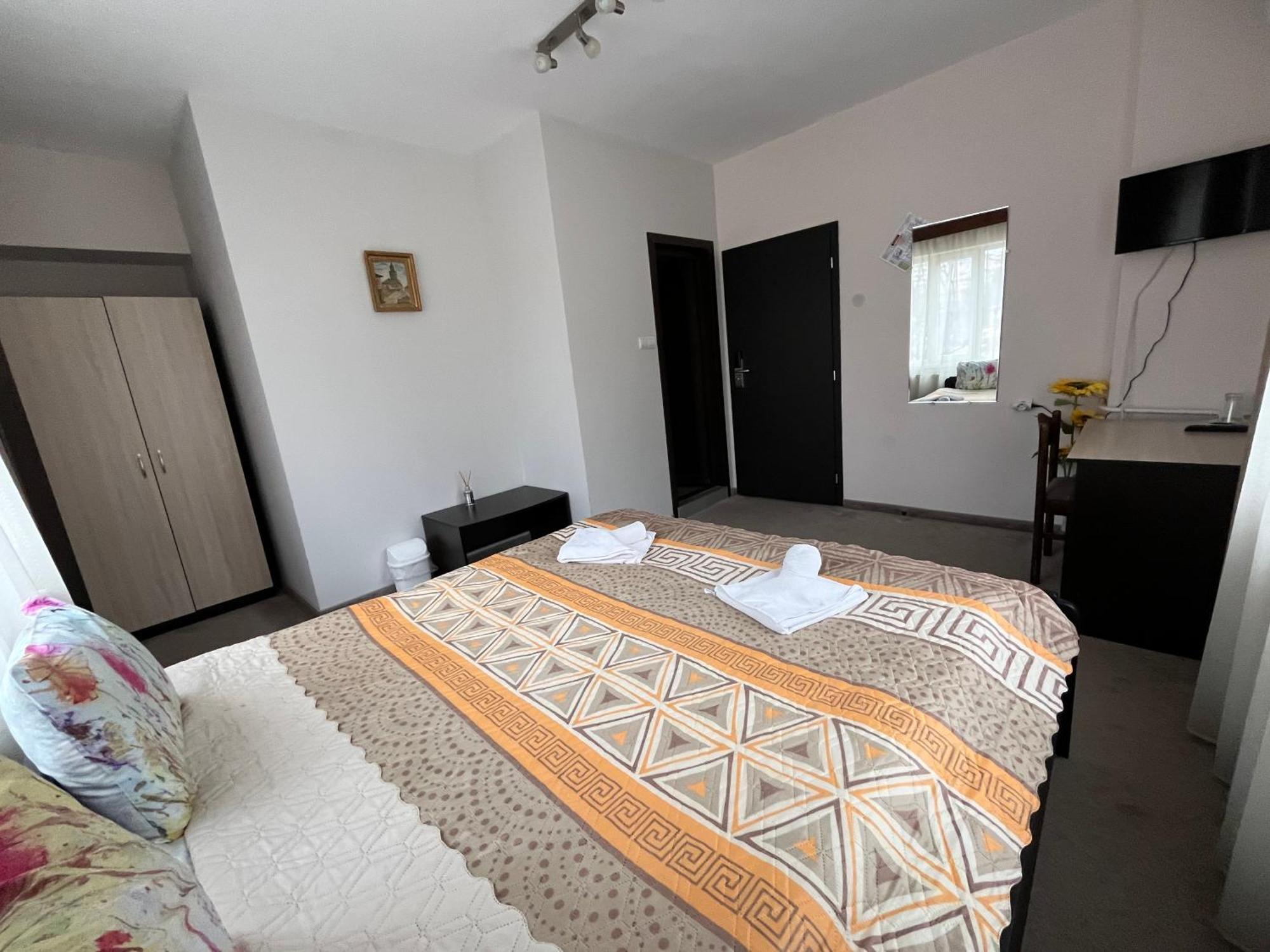Park Hotel Ivailo Veliko Tărnovo Esterno foto