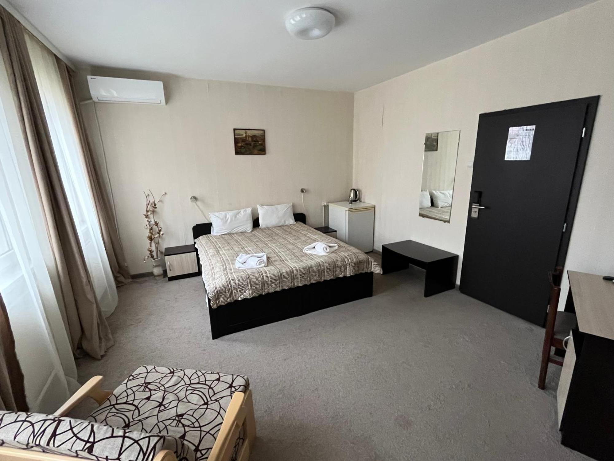 Park Hotel Ivailo Veliko Tărnovo Esterno foto